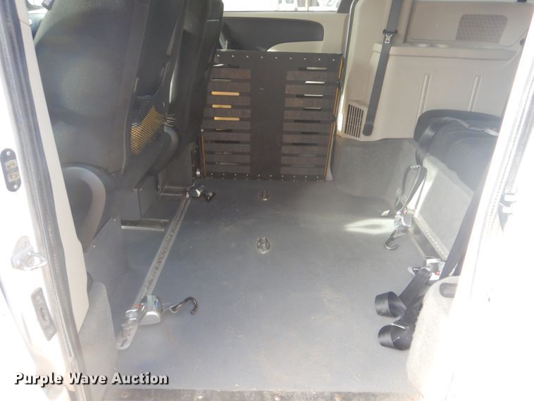 image for item FF9174 2015 Dodge Grand Caravan handicap accessible van