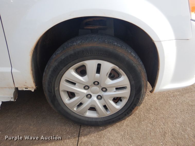 image for item FF9174 2015 Dodge Grand Caravan handicap accessible van