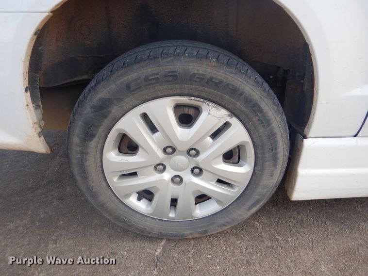 image for item FF9174 2015 Dodge Grand Caravan handicap accessible van