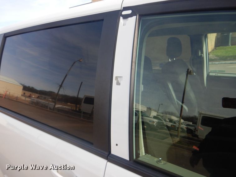 image for item FF9174 2015 Dodge Grand Caravan handicap accessible van