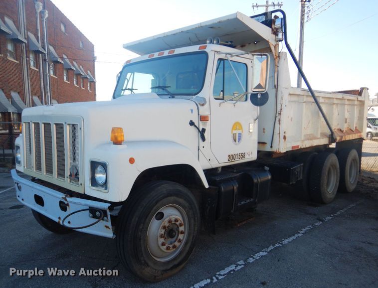 image for item FF9193 2001 International 2554 dump truck
