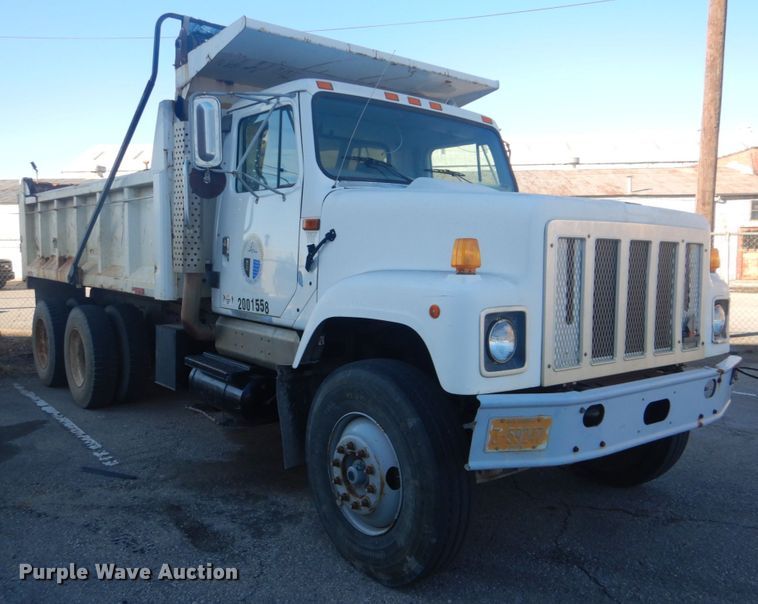 image for item FF9193 2001 International 2554 dump truck