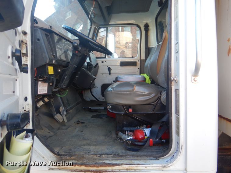 image for item FF9193 2001 International 2554 dump truck