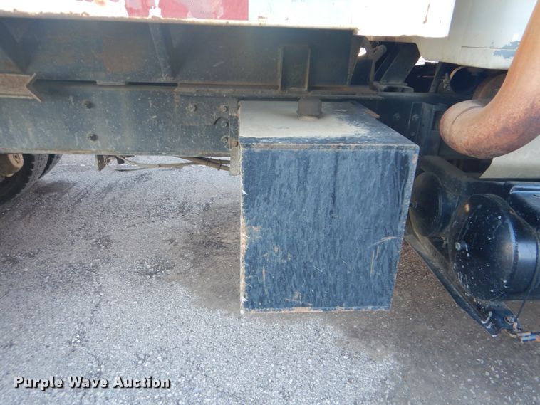 image for item FF9193 2001 International 2554 dump truck