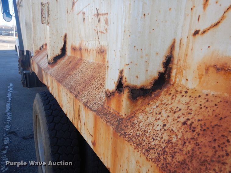 image for item FF9193 2001 International 2554 dump truck