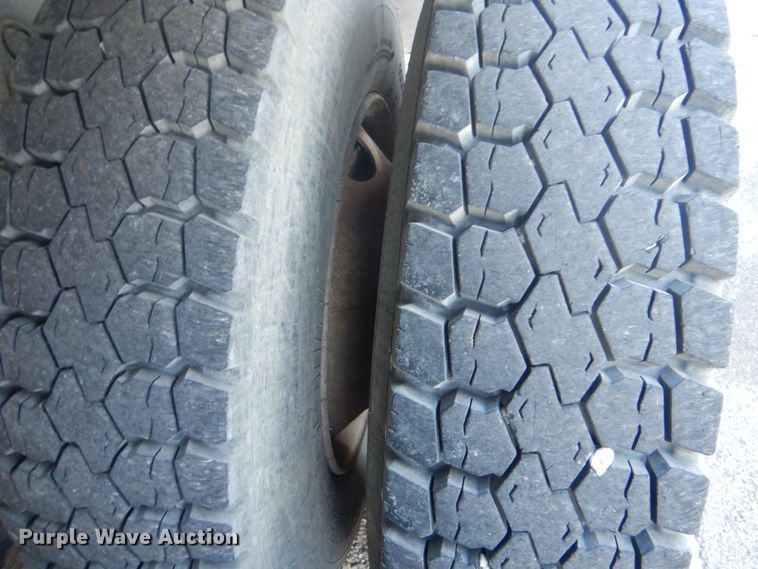 image for item FF9193 2001 International 2554 dump truck