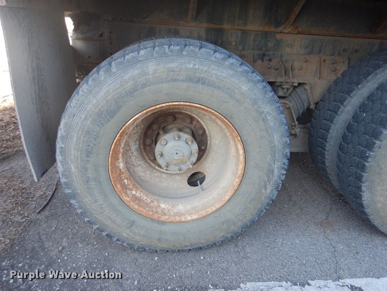 image for item FF9193 2001 International 2554 dump truck