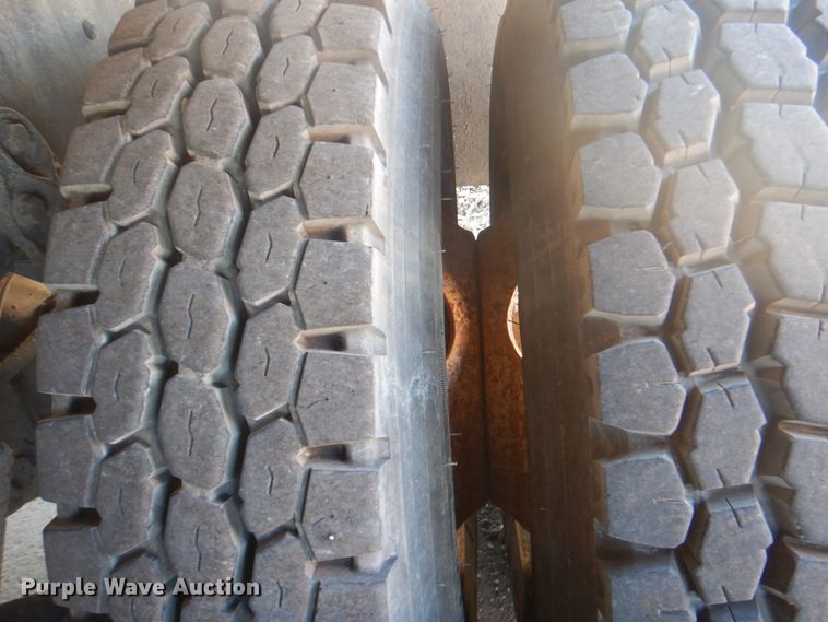 image for item FF9193 2001 International 2554 dump truck