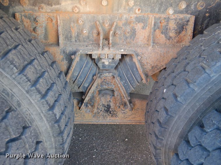 image for item FF9193 2001 International 2554 dump truck