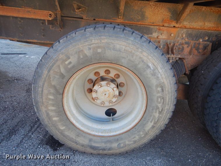 image for item FF9193 2001 International 2554 dump truck
