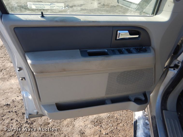 image for item FG9926 2010 Ford Expedition SUV