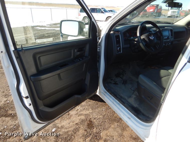 image for item FG9928 2015 Dodge Ram 1500 Crew Cab pickup truck