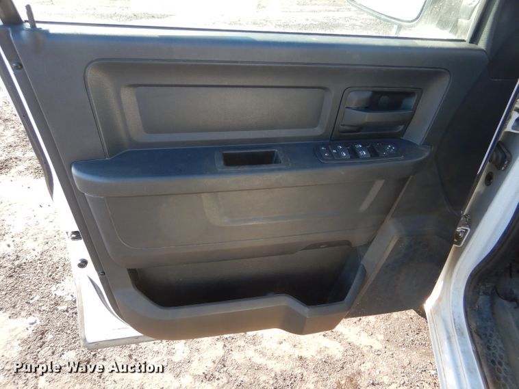 image for item FG9928 2015 Dodge Ram 1500 Crew Cab pickup truck