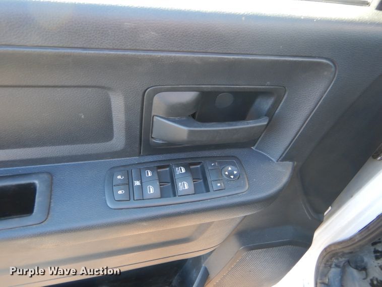 image for item FG9928 2015 Dodge Ram 1500 Crew Cab pickup truck