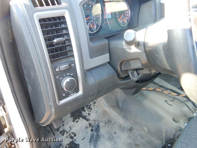 image for item FG9928 2015 Dodge Ram 1500 Crew Cab pickup truck