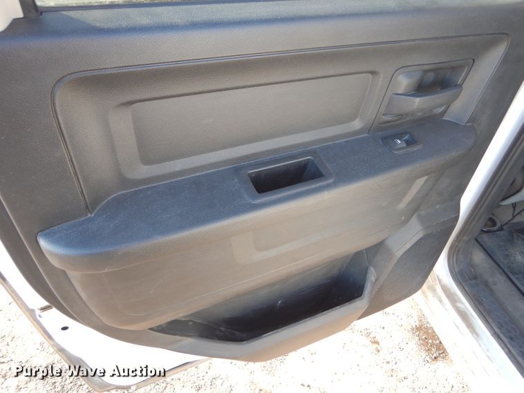 image for item FG9928 2015 Dodge Ram 1500 Crew Cab pickup truck