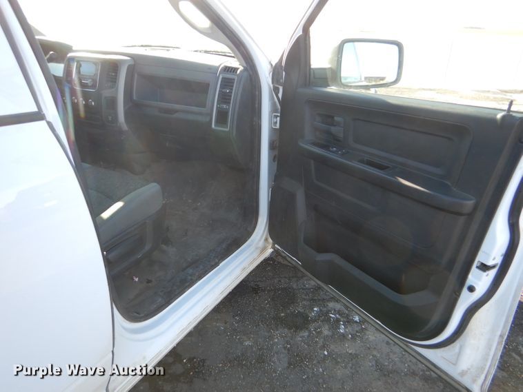 image for item FG9928 2015 Dodge Ram 1500 Crew Cab pickup truck