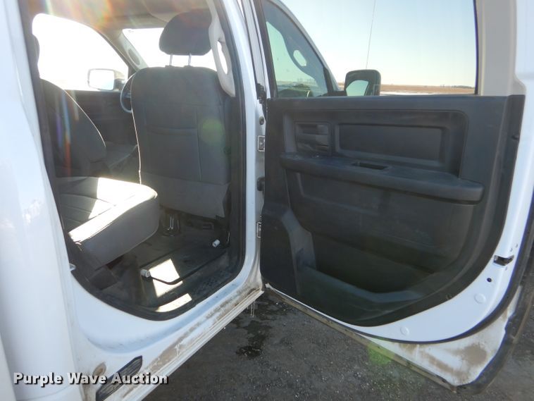 image for item FG9928 2015 Dodge Ram 1500 Crew Cab pickup truck
