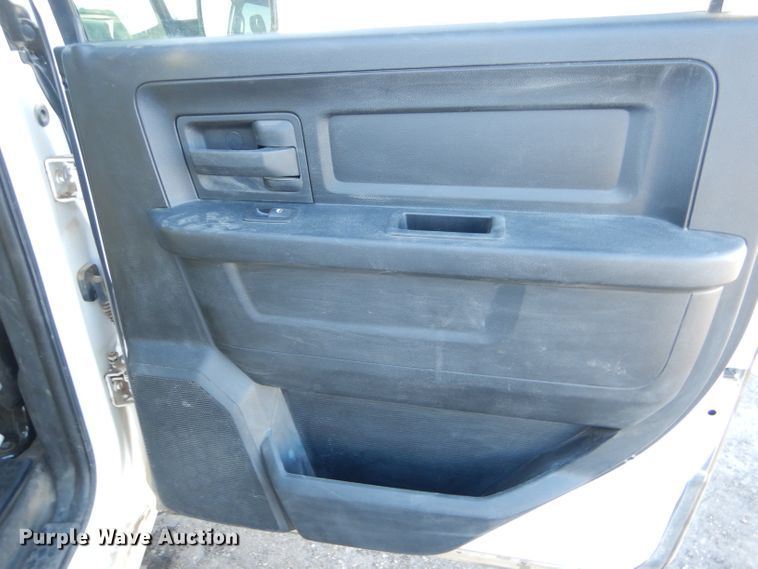 image for item FG9928 2015 Dodge Ram 1500 Crew Cab pickup truck