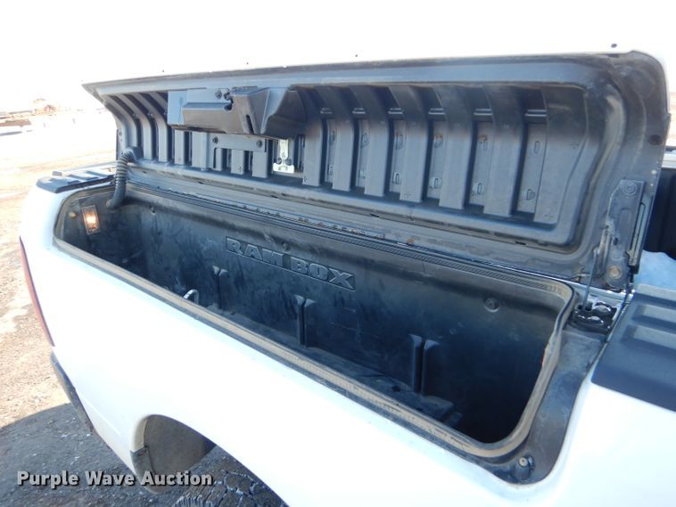 image for item FG9928 2015 Dodge Ram 1500 Crew Cab pickup truck