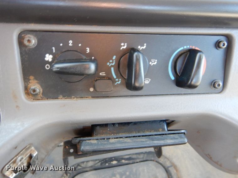 image for item FG9933 2009 Freightliner Business Class M2 semi truck