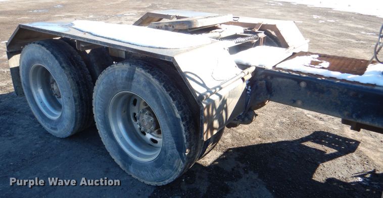 image for item FG9933 2009 Freightliner Business Class M2 semi truck