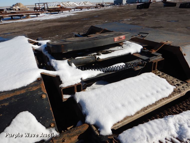 image for item FG9933 2009 Freightliner Business Class M2 semi truck