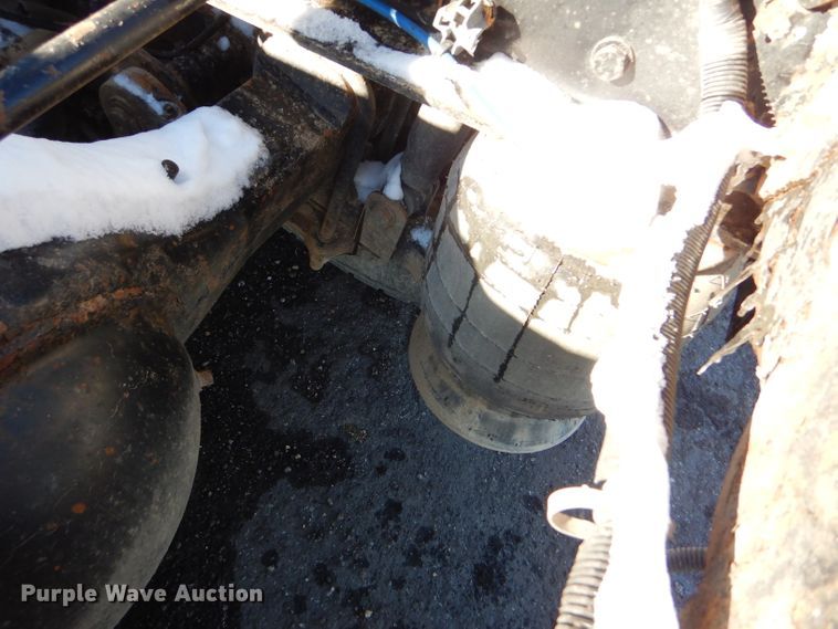 image for item FG9933 2009 Freightliner Business Class M2 semi truck