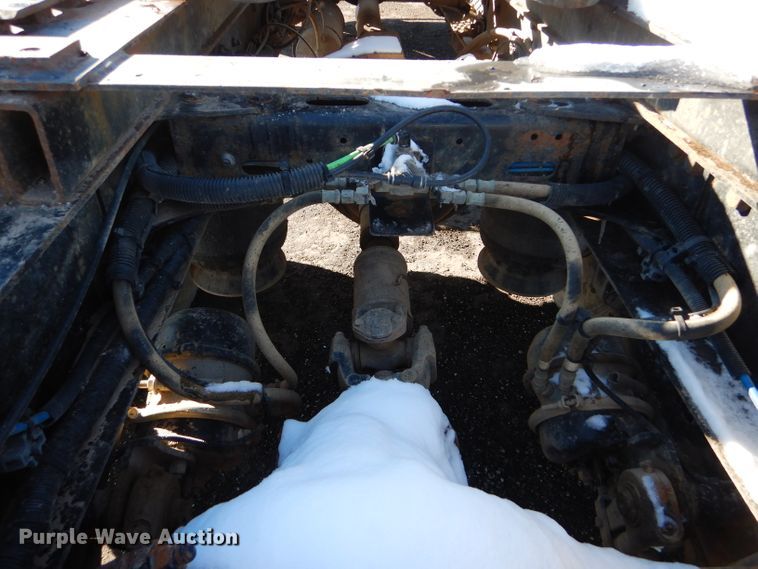 image for item FG9933 2009 Freightliner Business Class M2 semi truck