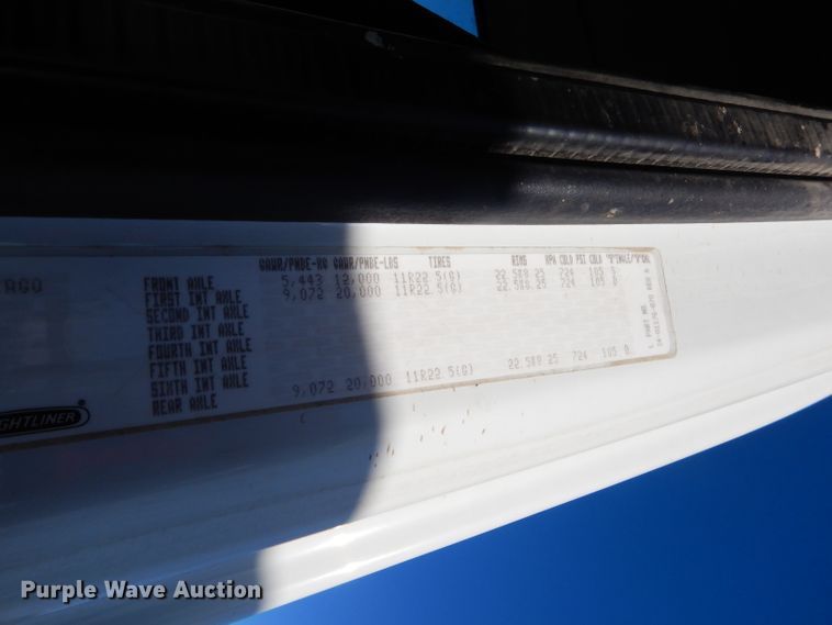 image for item FG9933 2009 Freightliner Business Class M2 semi truck