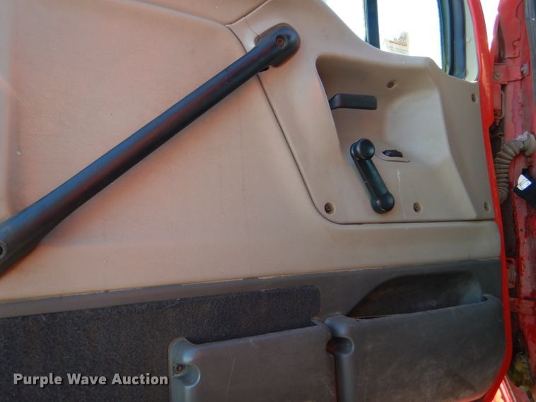 image for item FG9934 2005 Sterling L-Line dump truck