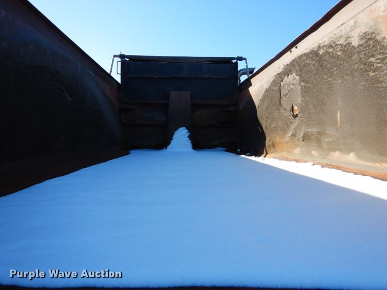 image for item FG9934 2005 Sterling L-Line dump truck