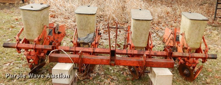 image for item FY9258 Allis Chalmers planter