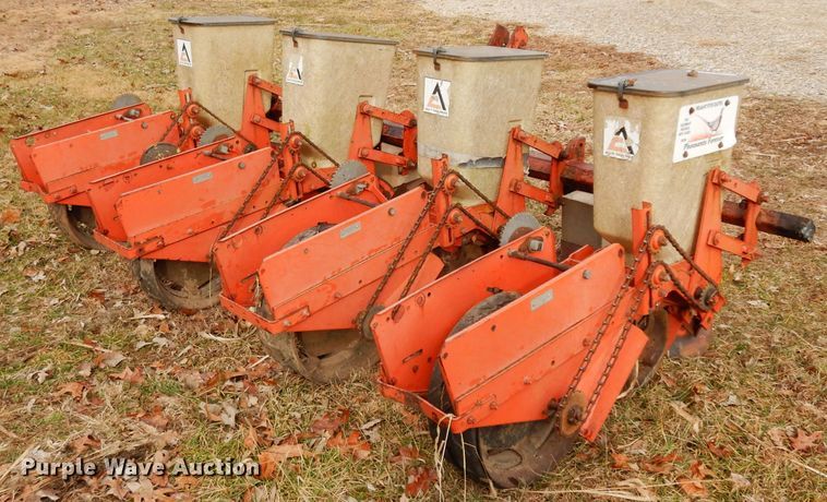 image for item FY9258 Allis Chalmers planter