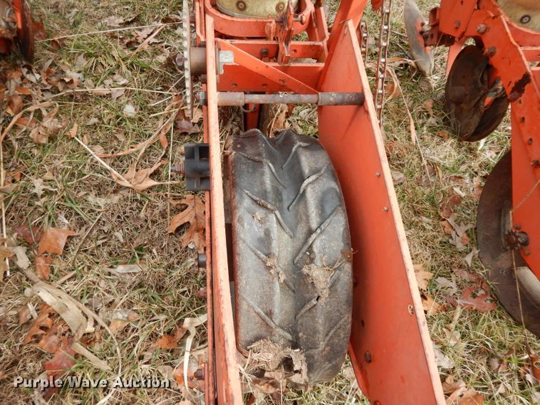 image for item FY9258 Allis Chalmers planter