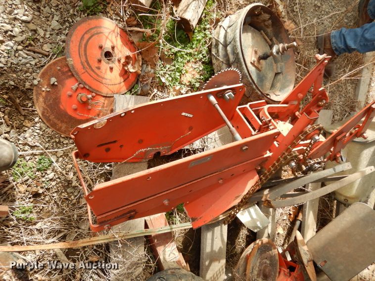 image for item FY9258 Allis Chalmers planter