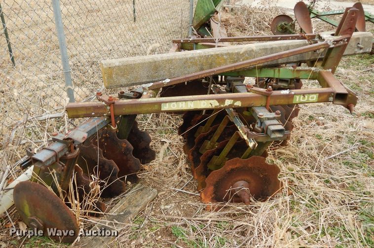 image for item FY9276 John Deere 100 disk