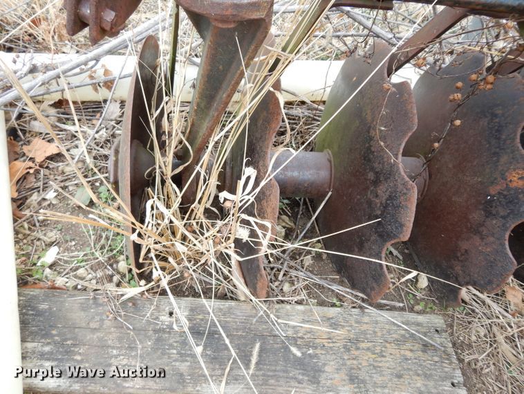 image for item FY9276 John Deere 100 disk