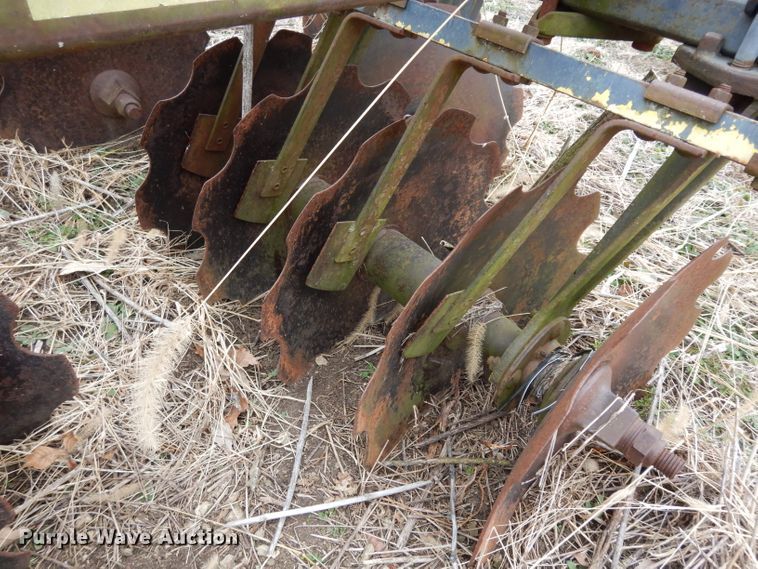 image for item FY9276 John Deere 100 disk