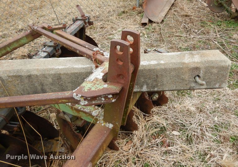 image for item FY9276 John Deere 100 disk