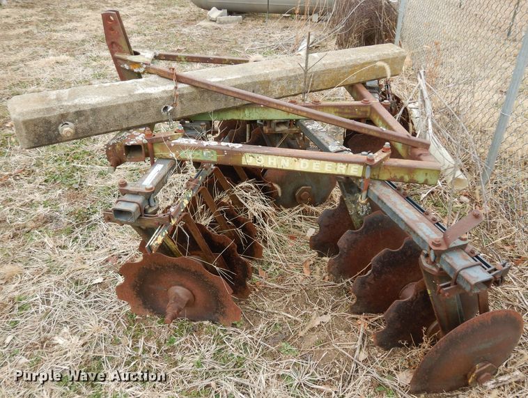 image for item FY9276 John Deere 100 disk