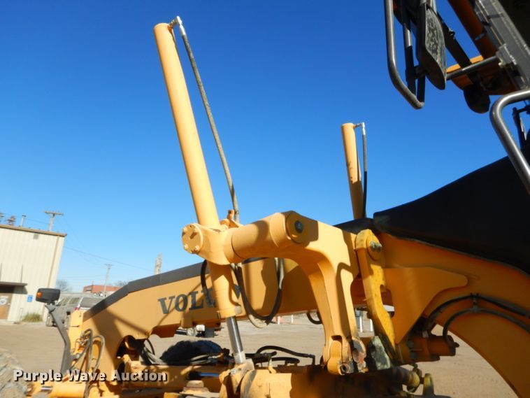 image for item GB9575 2010 Volvo G930 motor grader