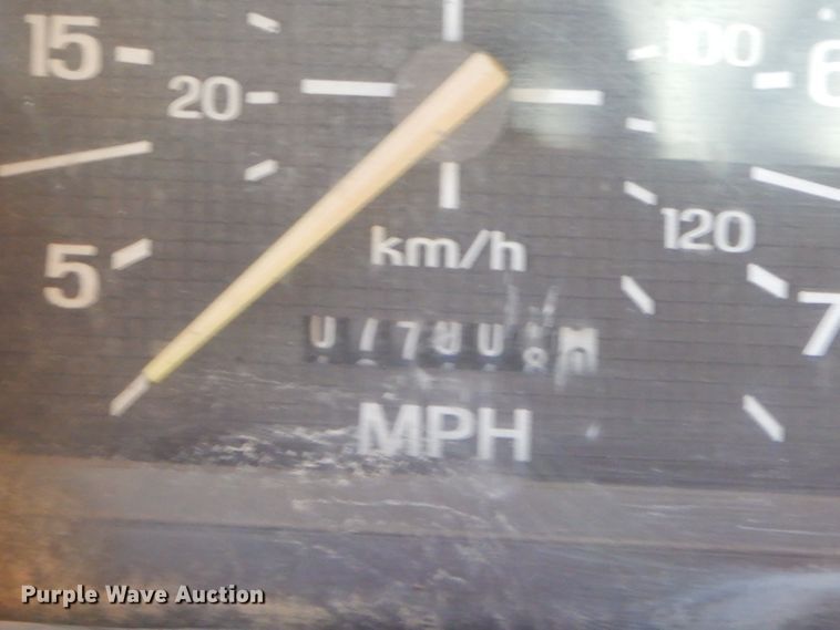 image for item GB9578 1992 Ford B700 oil distributor truck