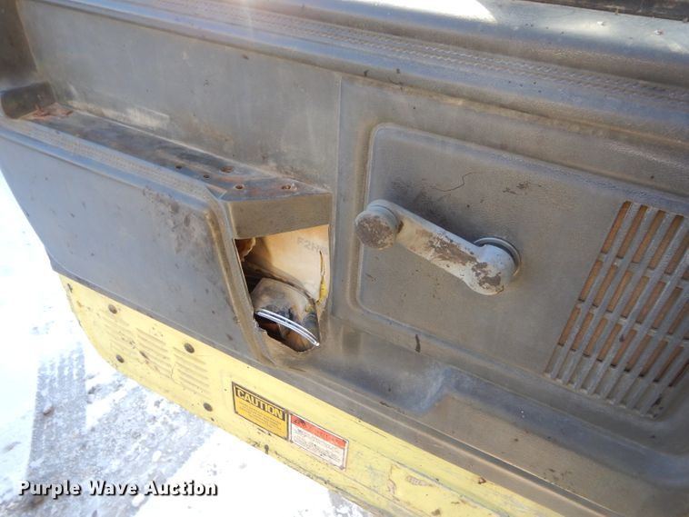 image for item GB9578 1992 Ford B700 oil distributor truck