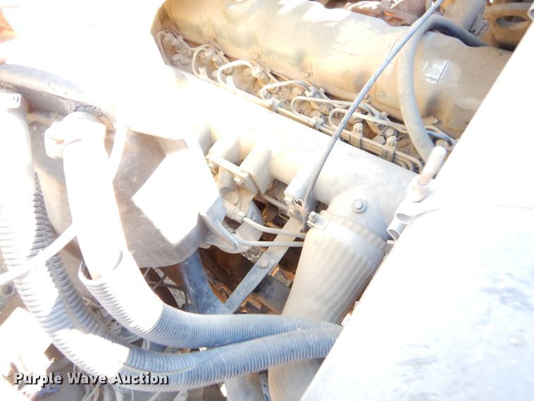 image for item GB9578 1992 Ford B700 oil distributor truck