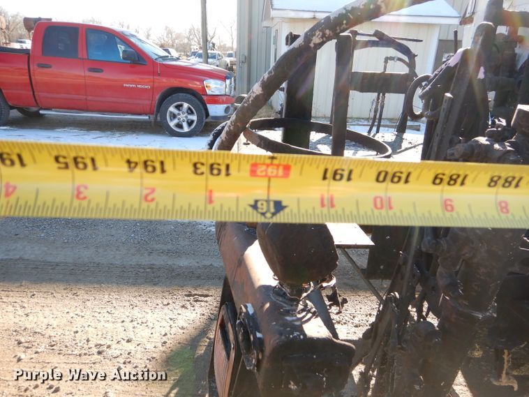 image for item GB9578 1992 Ford B700 oil distributor truck