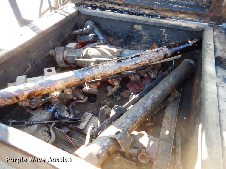 image for item GB9578 1992 Ford B700 oil distributor truck