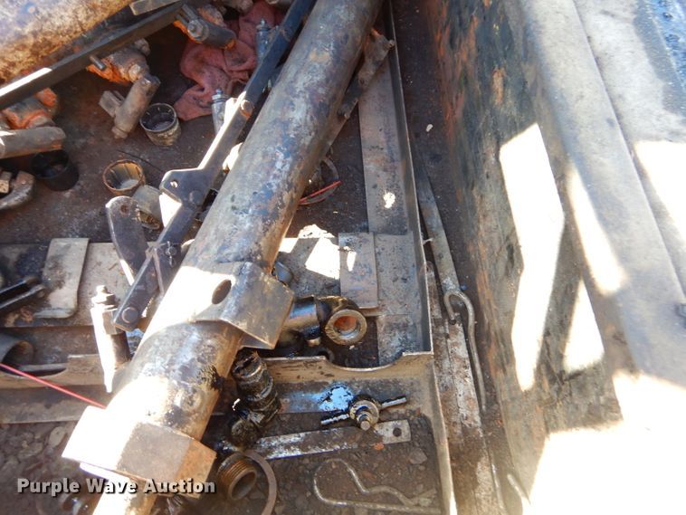 image for item GB9578 1992 Ford B700 oil distributor truck