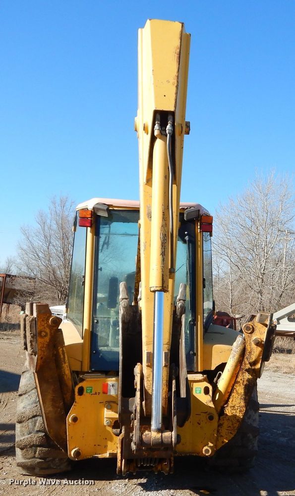 image for item GB9579 2003 Komatsu WB140-2 backhoe