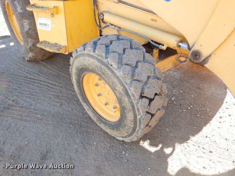 image for item GB9579 2003 Komatsu WB140-2 backhoe